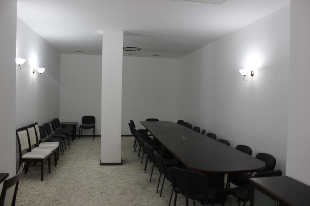 Hotel Empire Кутаїсі Екстер'єр фото