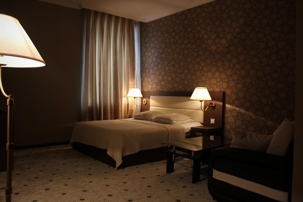Hotel Empire Кутаїсі Номер фото
